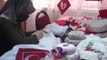 Tatvan'da kadınlar ürettikleri hediyelik eşyaları satarak aile bütçelerine katkı sağlıyor