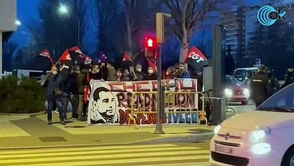 Policías y sindicalistas se manifiestan contra Sánchez en el cierre de campaña del PSOE en Valladolid