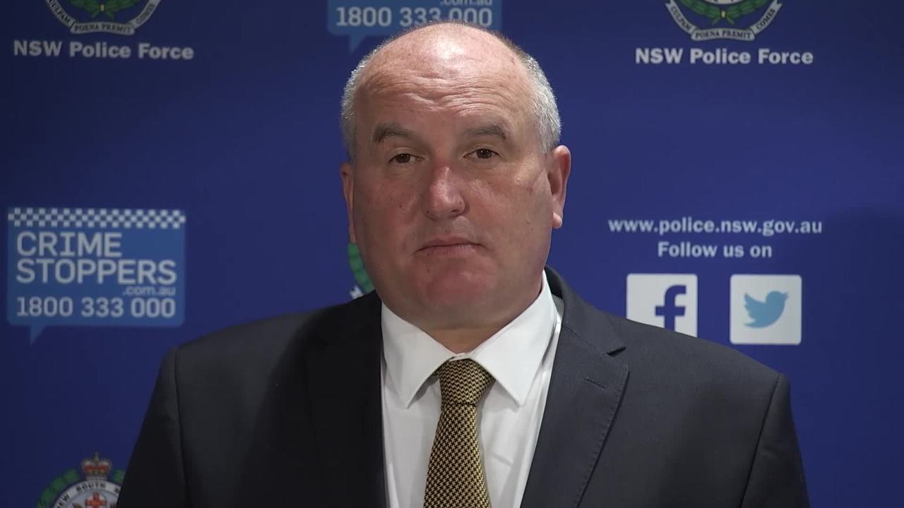 Minister for Police and Emergency Services David Elliott announces $1 million reward in suspected murders of Amanda Robinson, Robyn Hickie