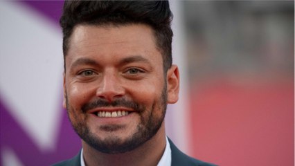 VOICI : "On a eu beaucoup de difficultés" : Kev Adams dévoile les coulisses du tournage de son "film maudit"