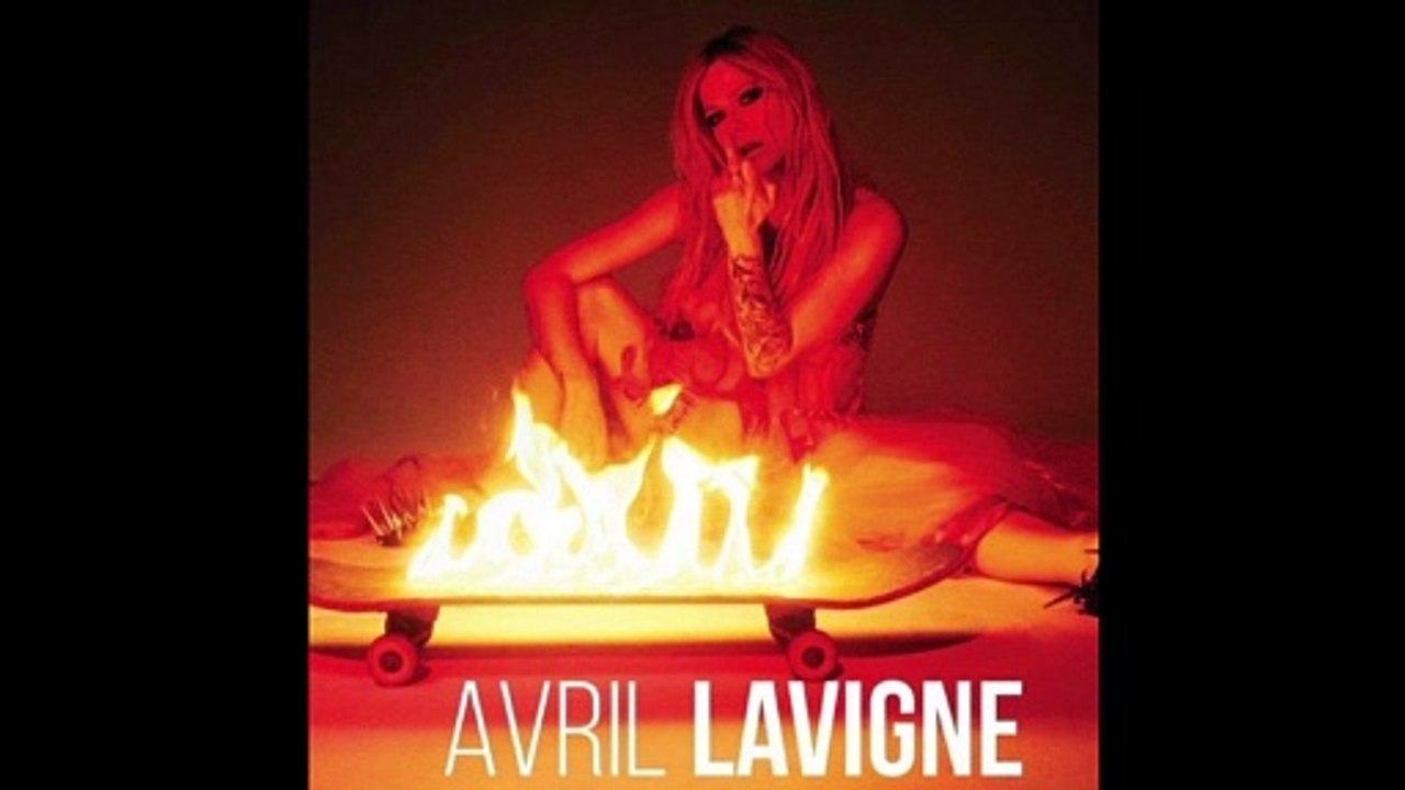 Avril Lavigne - Half Full