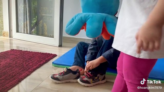 Quý tử nhà Ưng Hoàng Phúc lên đồ cực bảnh, hát Thà rằng như thế: người nối nghiệp vững chắc của bố chắc chắn là đây rồi