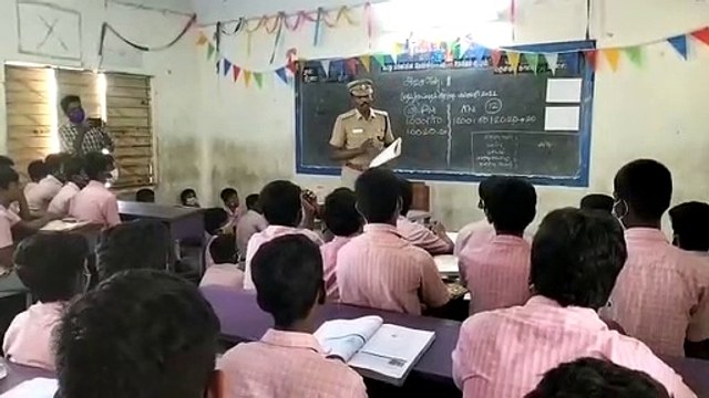 கல்வி போதித்த காக்கிச் சட்டை! மாணவர்களுக்கு கலக்கலாகப் பாடம் நடத்திய மாவட்ட எஸ்பி.. 'தெறி' வீடியோ