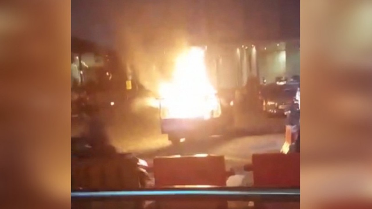 Diduga Alami Kebocoran Gas 3 Kg, Mobil Penjual Tahu Bulat Ludes Terbakar