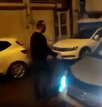 Elektrik faturasına isyan edip televizyon parçaladı