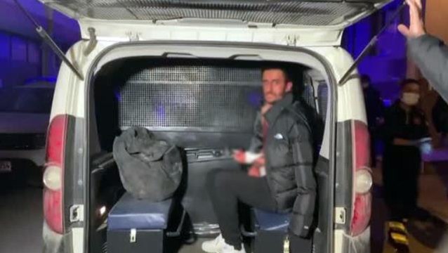 Cinnet getiren adam 13 yaşındaki kızını bıçaklayarak ağır yaraladı, eşini boğazını keserek öldürdü