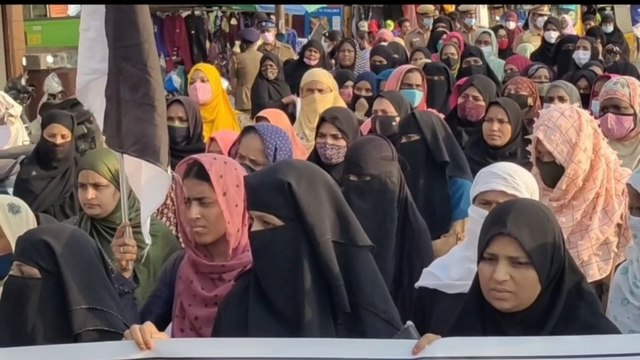 Politics heats up over Karnataka hijab controversy in India
