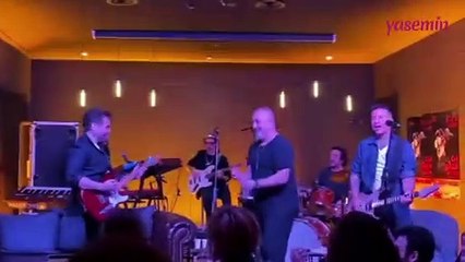 Kenan Doğulu çaldı Cem Yılmaz söyledi