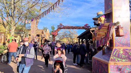 walking tour inside Disneyland Paris