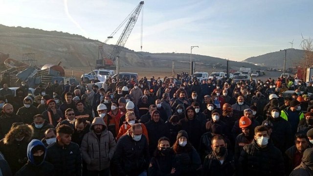 Yüzlerce gemi söküm işçisi 'geçinemiyoruz' diyerek iş bıraktı