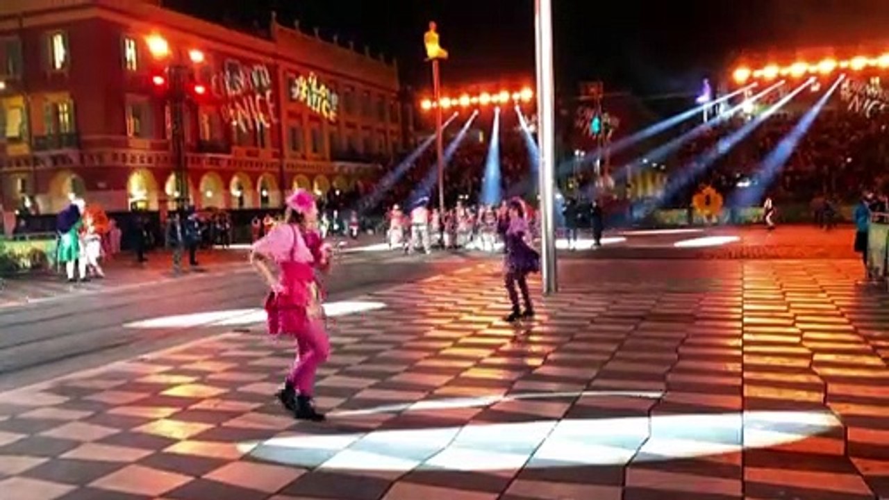 'Corona vergessen und genießen': Großer Andrang beim Karneval in Nizza