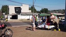 Mulher fica ferida após colisão de trânsito na Rua Europa cruzamento com a Rua Ipanema