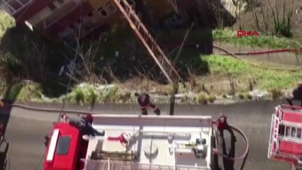 TRABZON'DA 6 KATLI APARTMANIN ÇATISINDA YANGIN