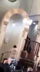 الفنان المعتزل أدهم النابلسي يرفع الأذان لصلاة الجمعة