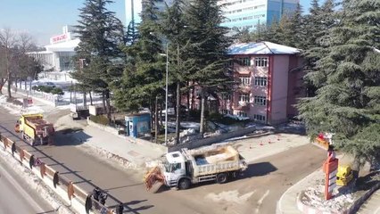 Okullar pazartesi gününe hazırlanıyor