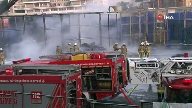 Bayrampaşa Meyve ve Sebze Hali’nde yangın çıktı