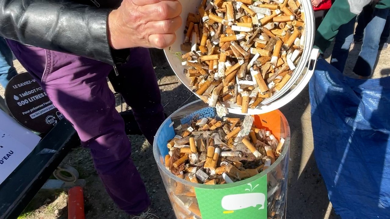 Paris : 100 000 mégots ramassés en 1h30 par 230 bénévoles sur les Champs-Elysées