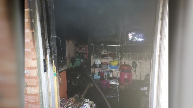 전북 고창 2층 주택 화재... 보일러실에서 불길 시작 / YTN