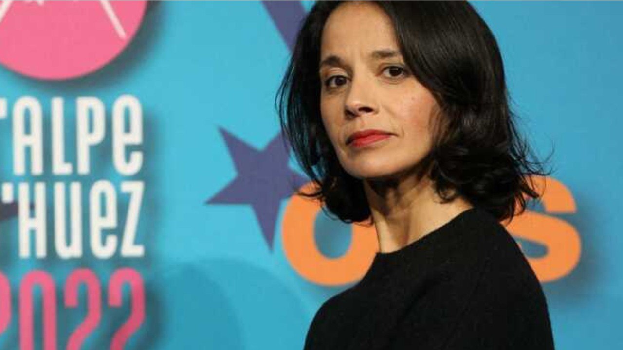 GALA VIDEO - Sophia Aram (France Inter) exaspérée par le Convoi de la liberté : « Je vois des cons mais pas de liberté ! "