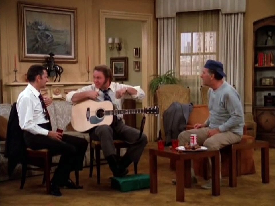 Roy Clark plays 'Malaguena' on The Odd Couple video Dailymotion
