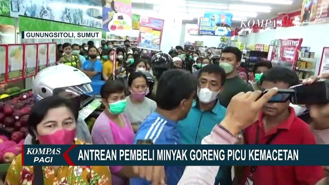 Warga Gunung Sitoli Sumut Berebut Minyak Goreng Satu Harga, Picu Kerumunan dan Kemacetan!