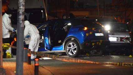 Bakırköy'ü savaş alanına çevirdiler! Oto galerideki silahlı çatışmada 4 kişi yaralandı