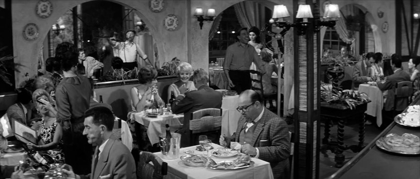 LA CUISINE AU BEURRE Film Extrait - L'apéro - Avec Fernandel et Bourvil