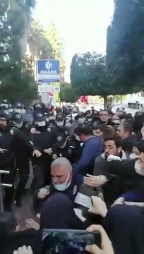 Furkan Vakfı üyelerine polis müdahalesi