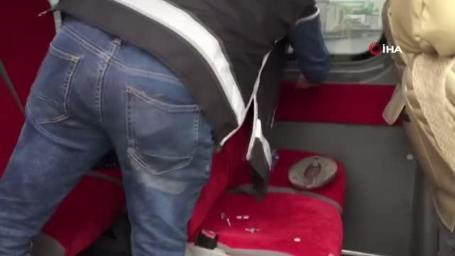 Son dakika haberleri: Adana'da kaçakçılık operasyonu: 12 tarihi obje ile 645 litre sahte içki ele geçirildi