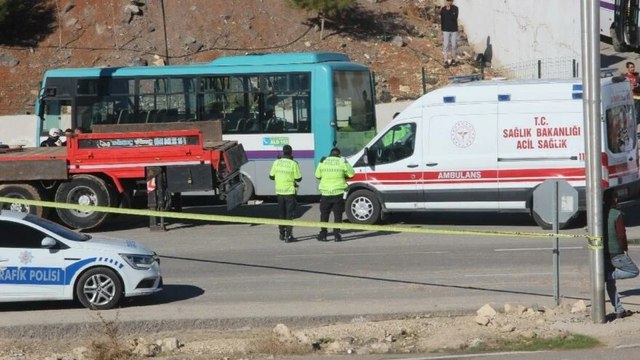 Halk otobüsü AFAD aracı ile çarpıştı: 1 ölü, 3 yaralı