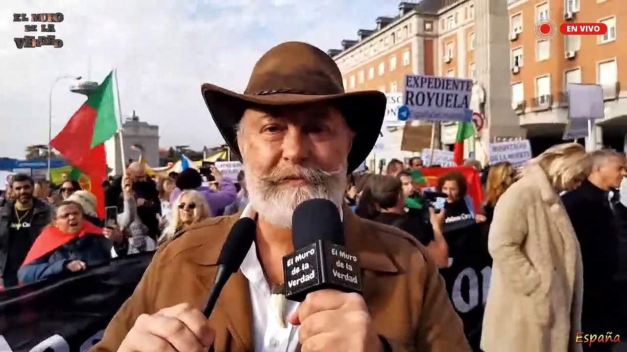 Fernando L. Mirones, en el Muro de la Verdad