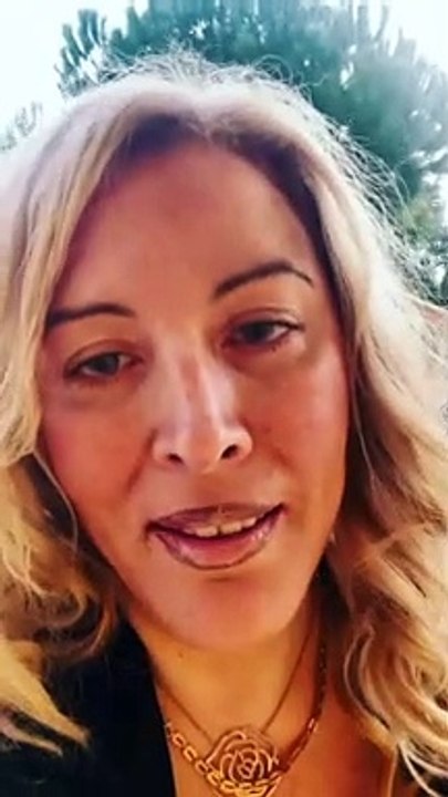 Loana et son ami  Eryl Prayer affirment avoir été agressés "par une racaille comme on voit à la télé" - La star de télé réalité donne de ses nouvelles dans une vidéo