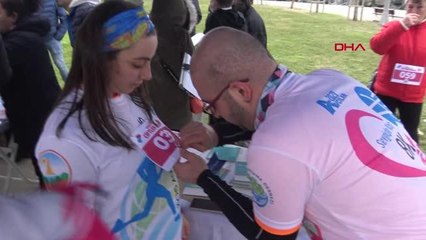 İSTANBUL-SEVGİLİLER GÜNÜ NEDENİYLE EL ELE KOŞTULAR