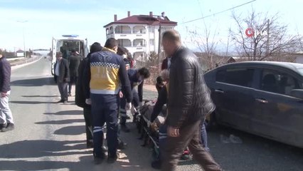 (ELAZIĞ)Elazığ'da iki otomobilin çarpıştı: 4 yaralı