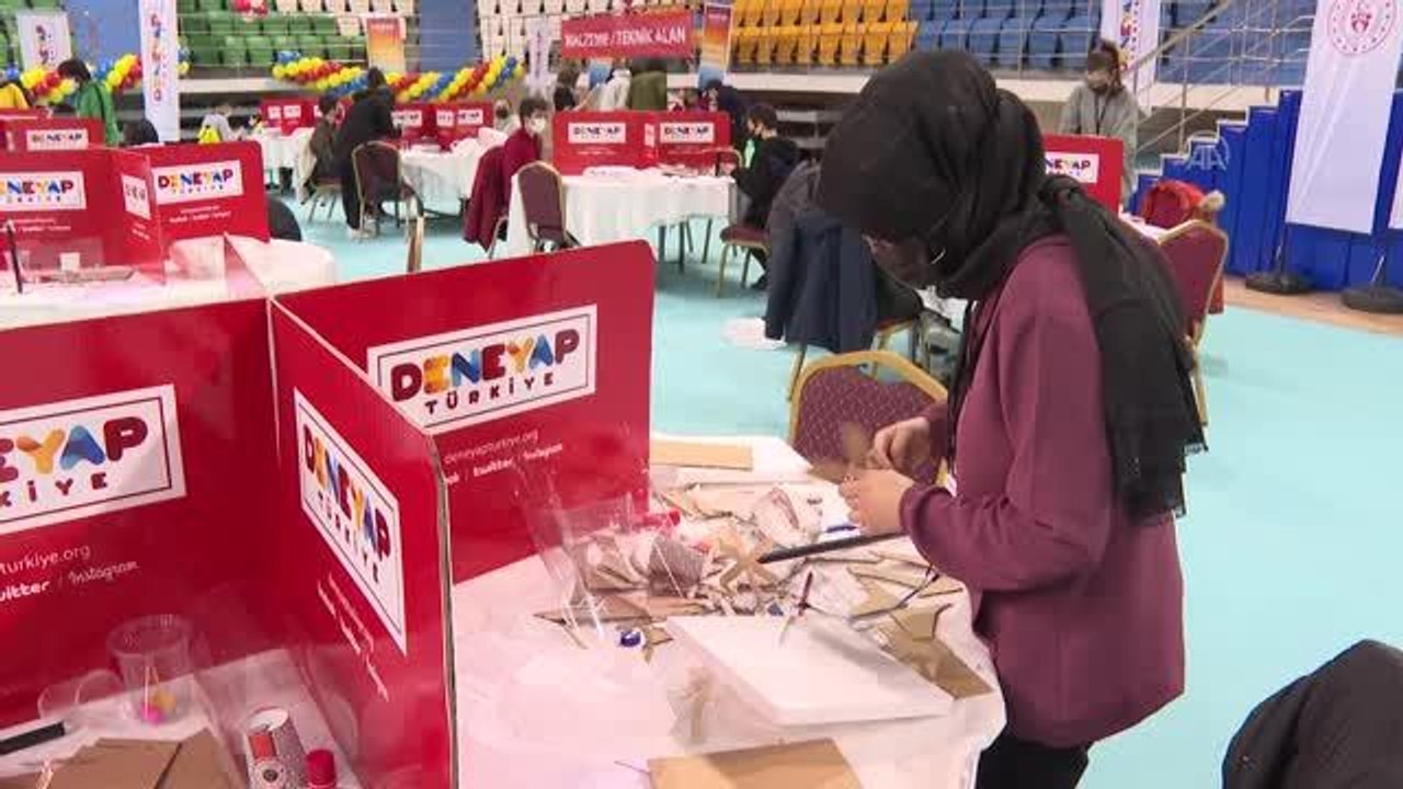 Son Dakika | Bakan Varank, Deneyap Türkiye uygulama sınavında projeleri inceledi (2)