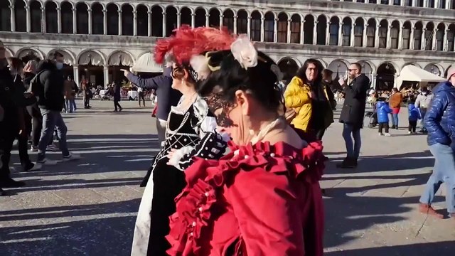 Zeichen der Hoffnung : Venedig startet in den Karneval