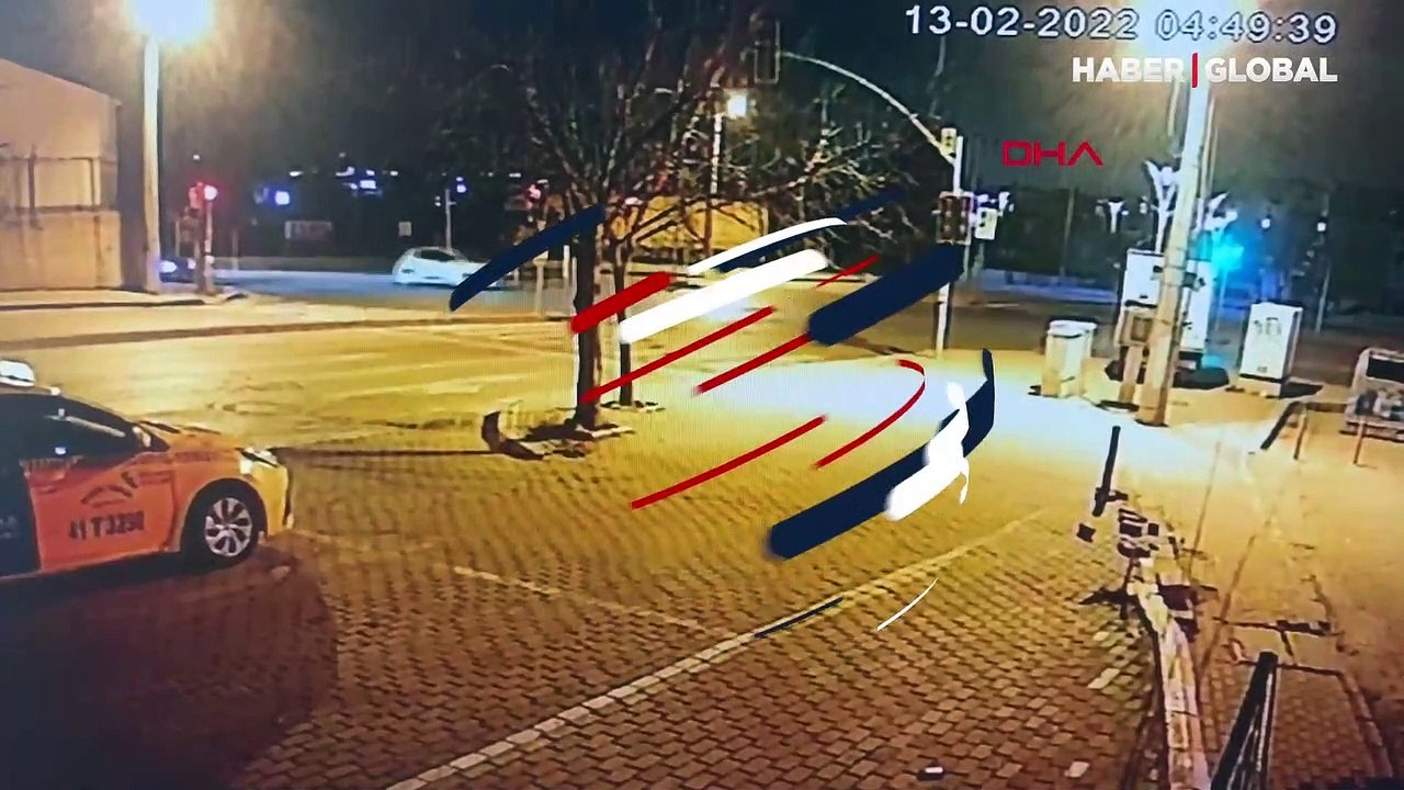 Kocaeli'de kırmızı ışıkta kar maskeli dehşet: 2 kadın öldürüldü