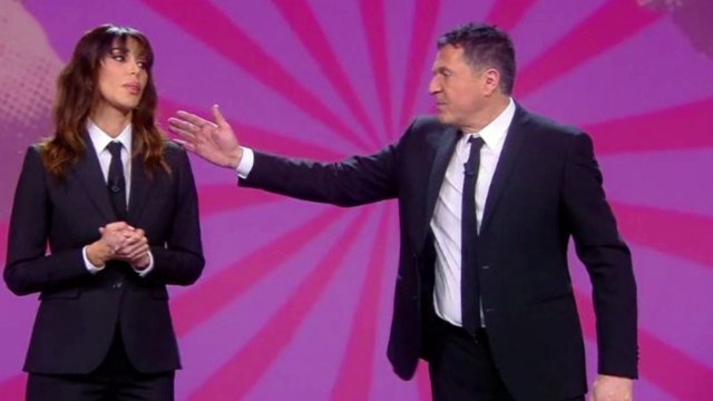 “Putt** Ascoltate bene”. Bufera a Le Iene per la frase choc di Mammuccari a Belen