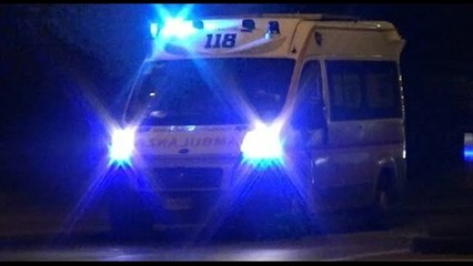 Si schianta nella notte contro un muretto grave un 26enne