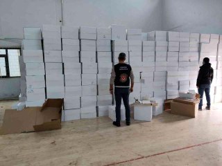 Son dakika haberi... İzmir'de milyonluk kaçak sigara operasyonu