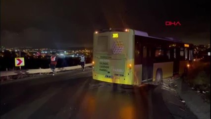 Arnavutköy'de İETT otobüsü ile minibüs çarpıştı; 3 yaralı