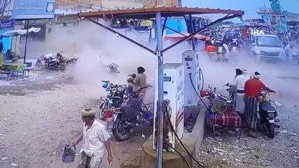 Yemen'de cip akaryakıt istasyonuna daldı: 2 ölü, 1 yaralı