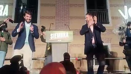 Juan García-Gallardo y Santiago Abascal comparecen en la noche electoral