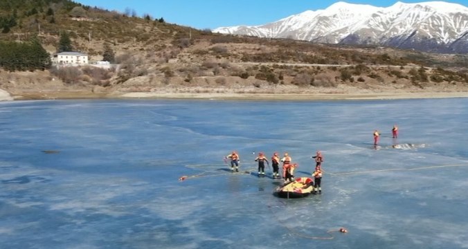 Campotosto (AQ) - Addestramento soccorso acquatico dei Vigili del Fuoco (13.02.22)