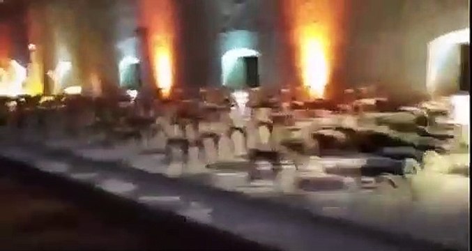 Maestros destrozan boda de Elba Esther Gordillo y causan destrozos