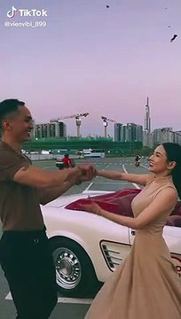 Hot TikToker Viên Vibi và bạn trai nam thần trên 1m8 khoe clip tình tứ