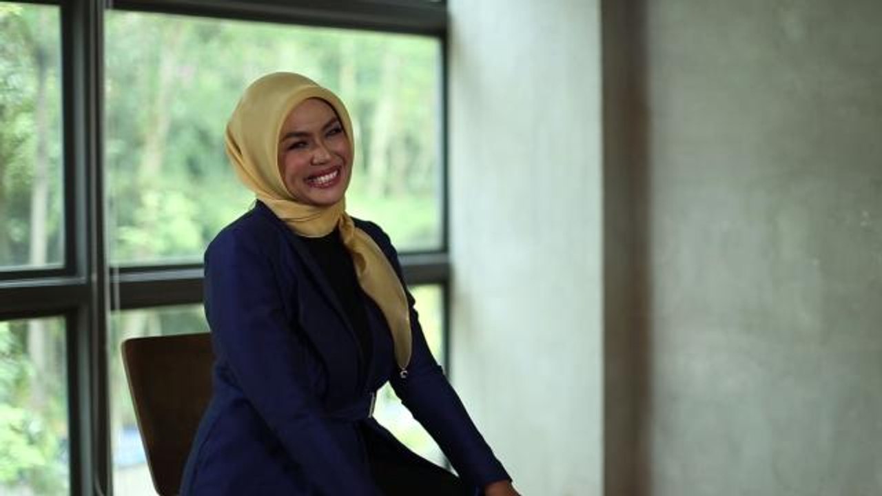 GV Close-Up - Liza Hanim