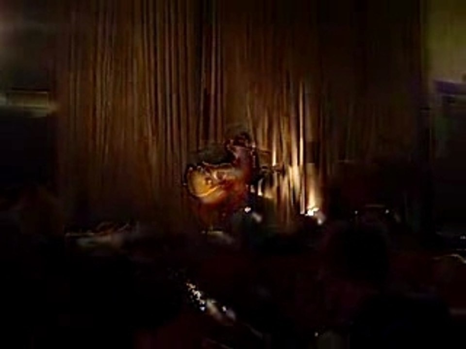 Thom Yorke solo acoustic - Last Flowers Till the Hospital