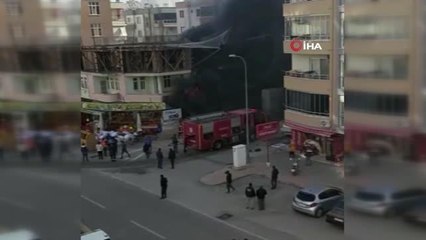 Yorgancı dükkanı alev alev yandı