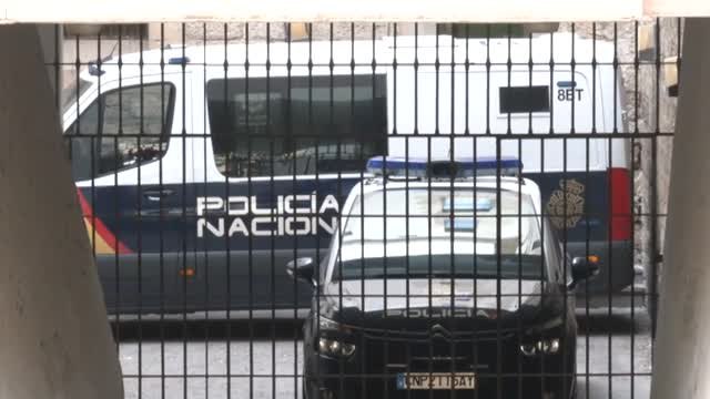El menor de Elche detenido por matar a sus padres y su hermano pasa su primera noche en un centro de menores